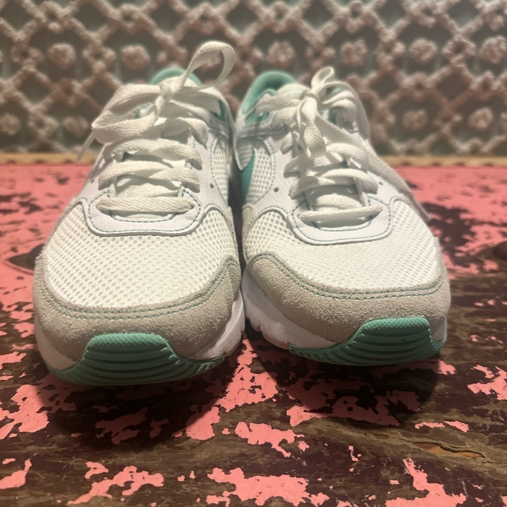 White and teal Women’s NIKE Airmax Sz 7.5 - Picture 4 of 9
